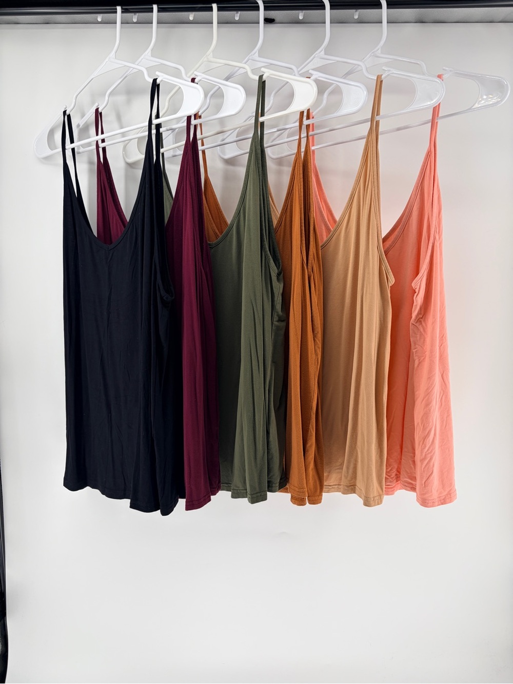 Women’s Zeagoo Lightweight V-Neck Thin Strap Tank Top - Lot XXL Mixed